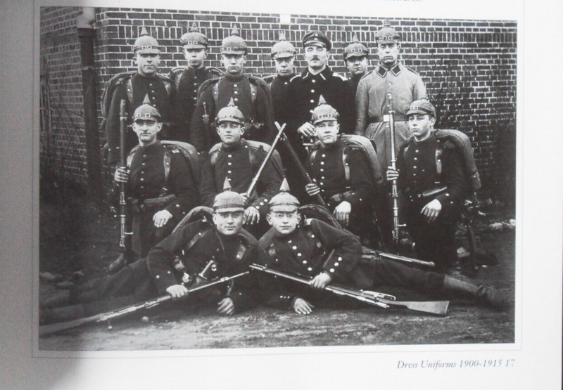 World War One: German Army (Brassey's History of Uniforms) by Stephen Bull. Hbk gallery