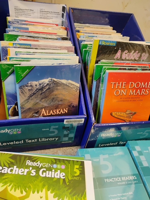 Pearson ReadyGEN Grade 5 Teacher's Edition Guide & Leveled Text Library Set gallery