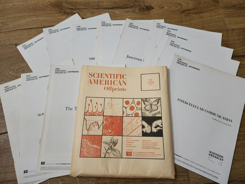 Scientific American Offprints 12 Cellular Biology Articles 1970s