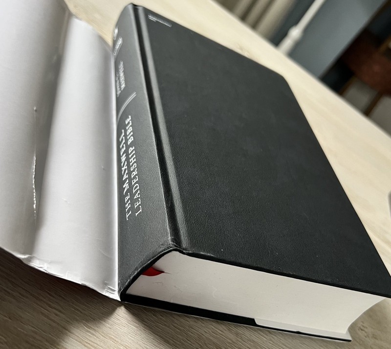 Thomas Nelson NKJV The Maxwell Leadership Bible 3rd Ed., clean pages, no marking gallery